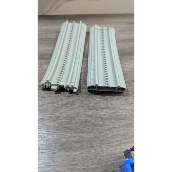 Lionel Crayola Imagination Express Train Set Engine Cargo Car Toy  2 track parts - Picture 12 of 15